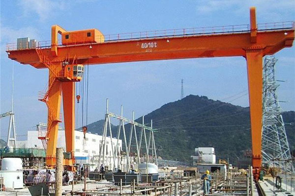 Shipbuilding gantry crane