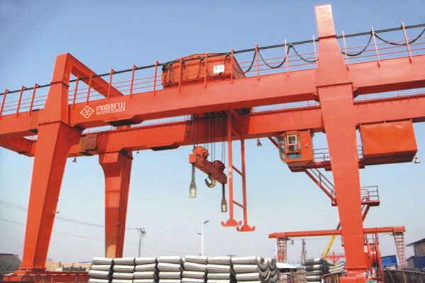 Gantry crane for subway construction