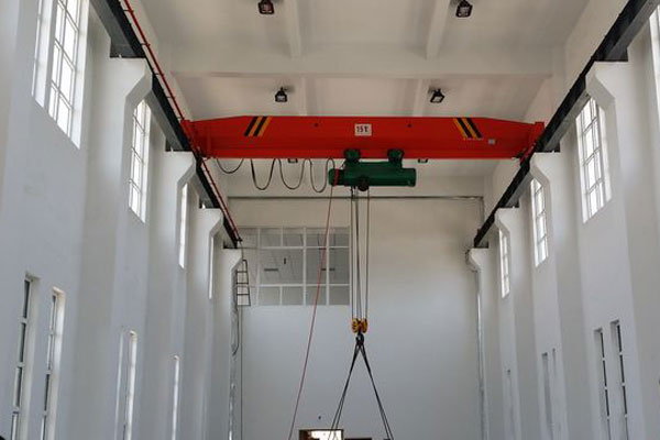 Single girder crane